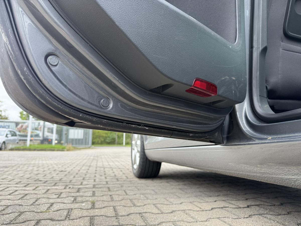 VW Golf Plus original T&uuml;r hinten links LA7T United Grey Rohbau Bj.2005
